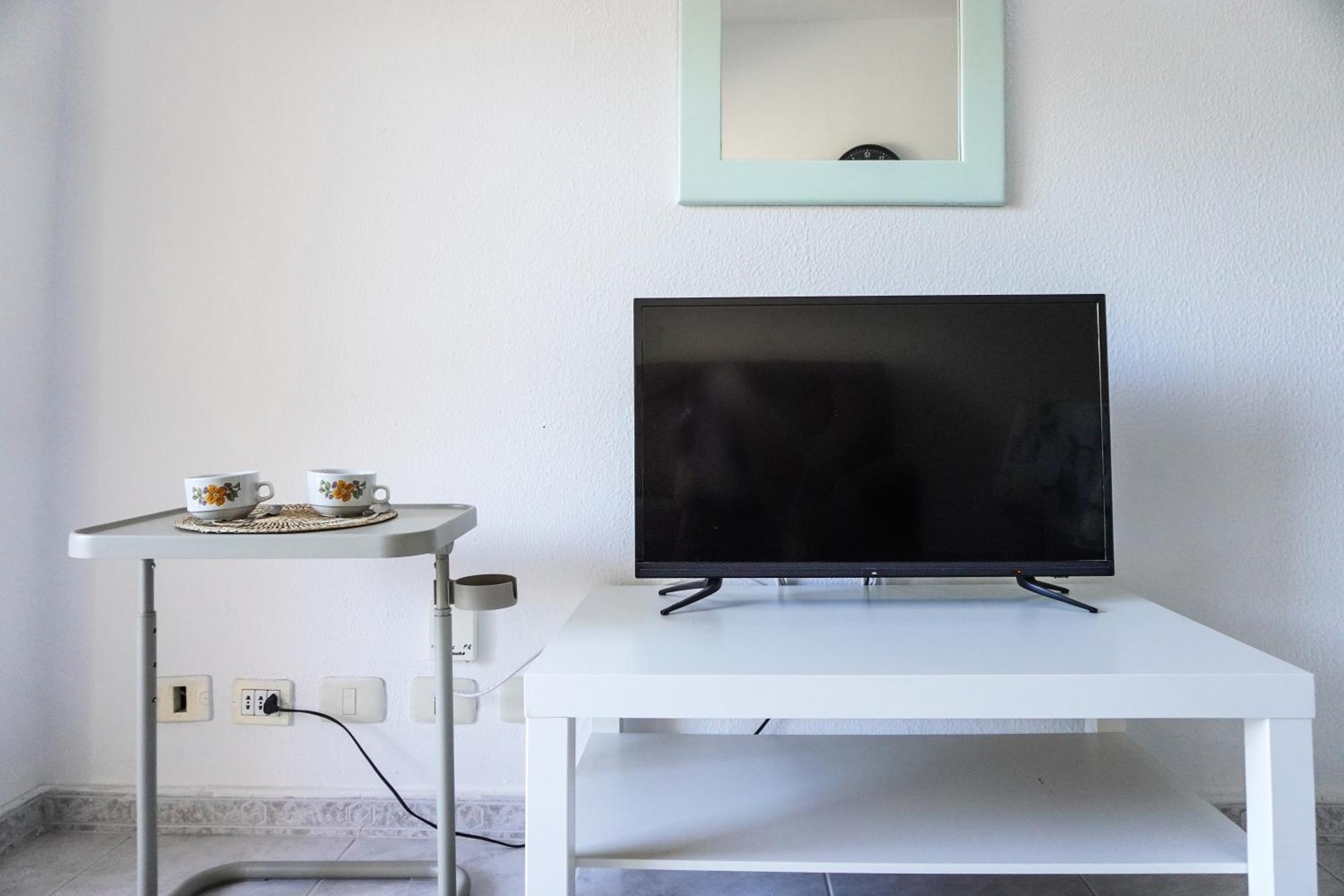 Appartement Modern Close To The With Pool